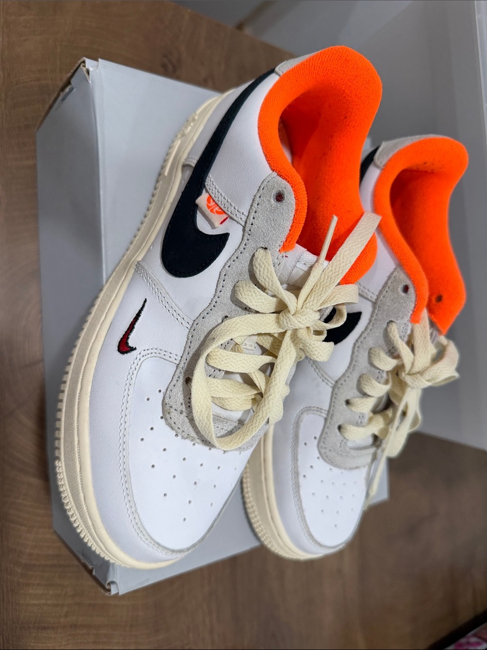 Nike Kids White & Orange Low-Top Sneakers with Black Swoosh